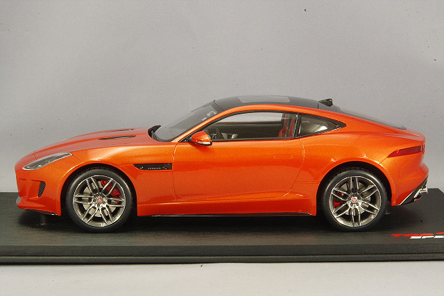 6052円 【今週末までの限定価格セール】Autoart ジャガー Ftype