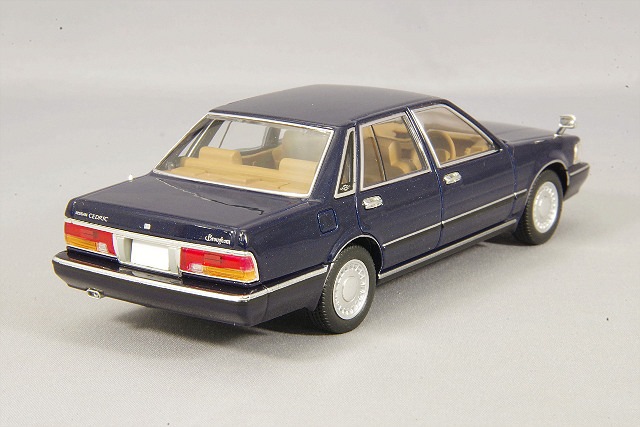 ピスタチオトミカリミテッド ヴィンテージネオ　日産 セドリック 1/43 ピスタチオトミカリミテッド ヴィンテージネオ 日産 セドリック