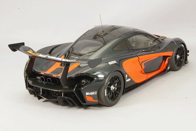 オートアート コンポジット 1/18 マクラーレン P1 GTR