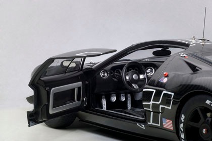 AUTOart 1/18 フォード GT LM テストカー スペックII (カーボン