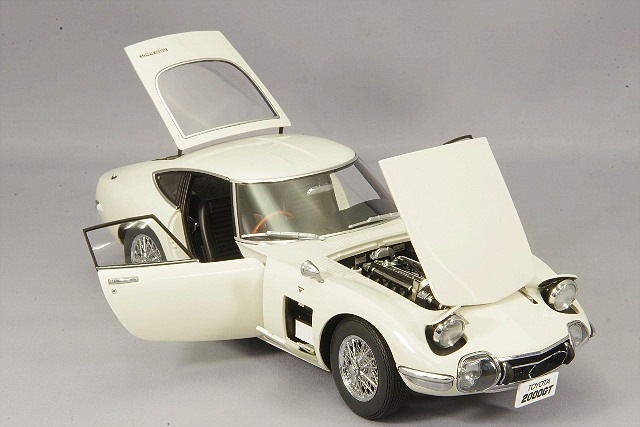 アレックス　ＣＥＲ　カワダトヨタ2000GT AUTOart Toyota 2000GT - SIlver • DiecastSociety.com