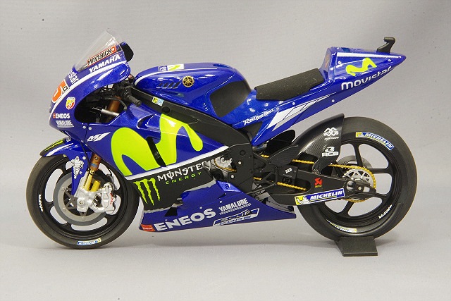 スズキ RG 500 #7 B.シーネ 1977 GP Motorcycle 世界チャンピオン 1/12