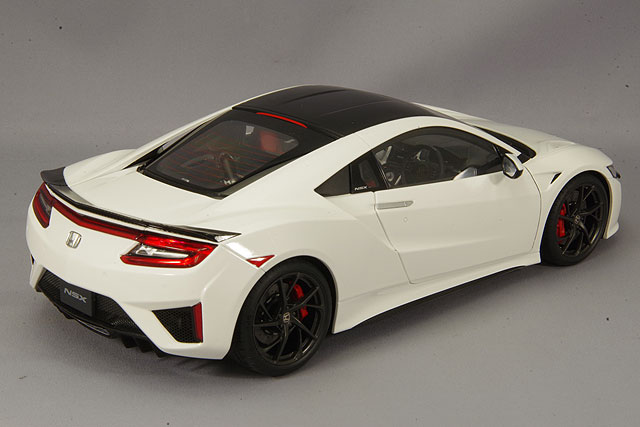オートアート 1/18 ホンダ NSX (NC1) 2016 130Rホワイト | すべての