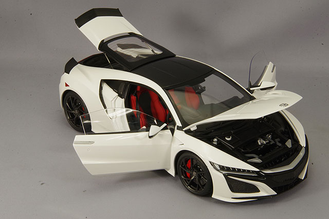 オートアート 1/18 ホンダ NSX (NC1) 2016 130Rホワイト | すべての