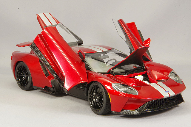 オートアート 1/18 フォードGT / レッド AUTOart 1/18 フォード GT アラン・マン ヘリテージ