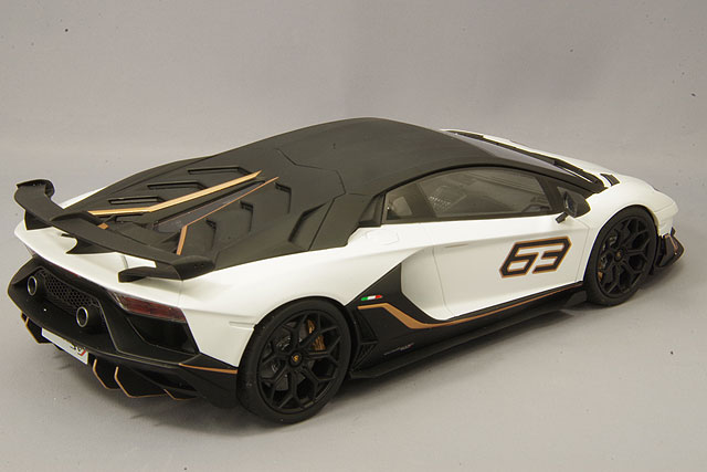京商 1/18 ランボルギーニ アヴェンタドール SVJ63 マット