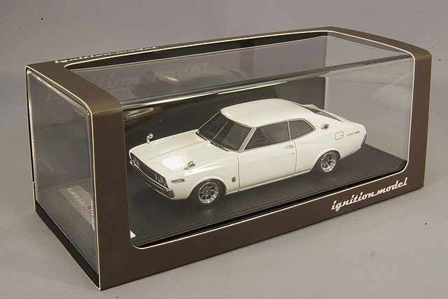 イグニッションモデル　1/43 NISSAN ローレル ignition model 1/43 Nissan Laurel 2000SGX (C130) Purple