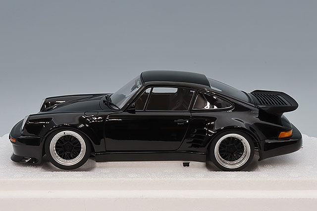 オートアート 1/18 ポルシェ 911 (930) ターボ 