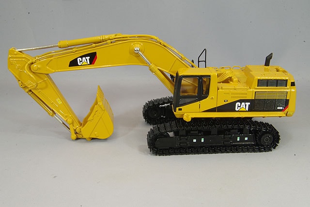 非売品　CAT 365B L SERIES II ダイキャストモデル 1:50 Cat® 365B L Series II Hydraulic Excavator with 2 PVC