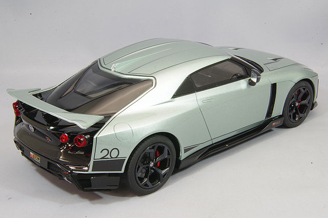 GT Spirit シュニッツアーACL2グリーン ミニカー　1/18 新品 GT Spirit シュニッツアーACL2グリーン ミニカー 1/18 新品