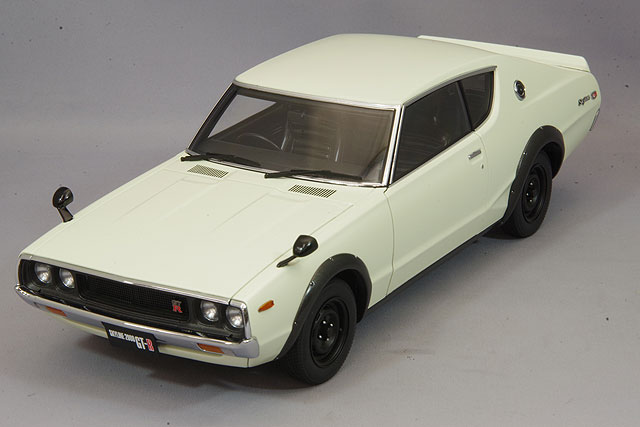オートアート コンポジット 1/18 日産 スカイライン 2000 GT-R