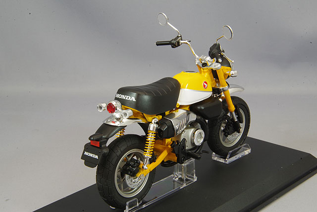1/12完成品バイクシリーズ Honda Monkey 125 バナナイエロー Amazon | スカイネット 1/12 完成品バイク ホンダ Monkey125
