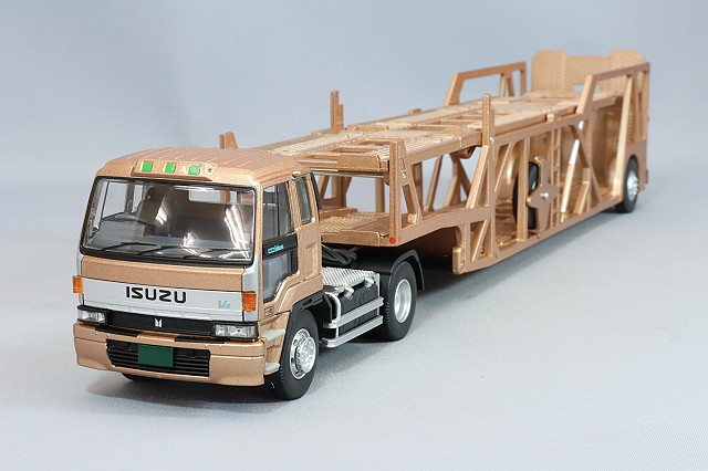 トミカリミテッドヴィンテージ NEO 1/64 いすゞ 810EX カートランス
