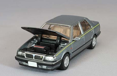 トミカリミテッドヴィンテージ NEO 1/64 ランチア テーマ 8.32