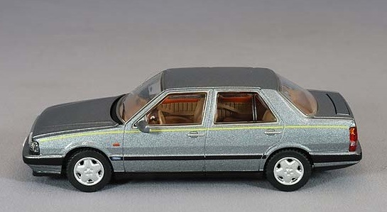 トミカリミテッドヴィンテージ NEO 1/64 ランチア テーマ 8.32