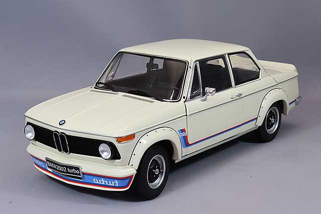 京商 1/18 BMW 2002 ターボ (ホワイト) | すべての商品 | | ミニカーむげん