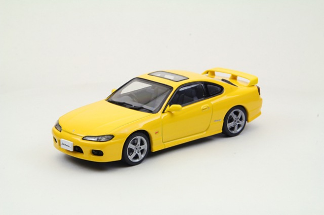 ミニカー EBBRO NISSAN SILVIA spec-R S15 1999 EBBRO 1/43 NISSAN SILVIA spec-R S15 1999 （YELLOW） | エブロ