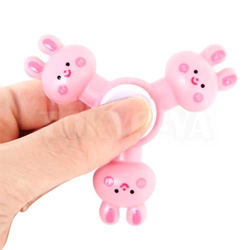 キャラメルのおもちゃ 55億個のおもちゃに宿る、創意工夫の精神 | 【公式】江崎グリコ(Glico)