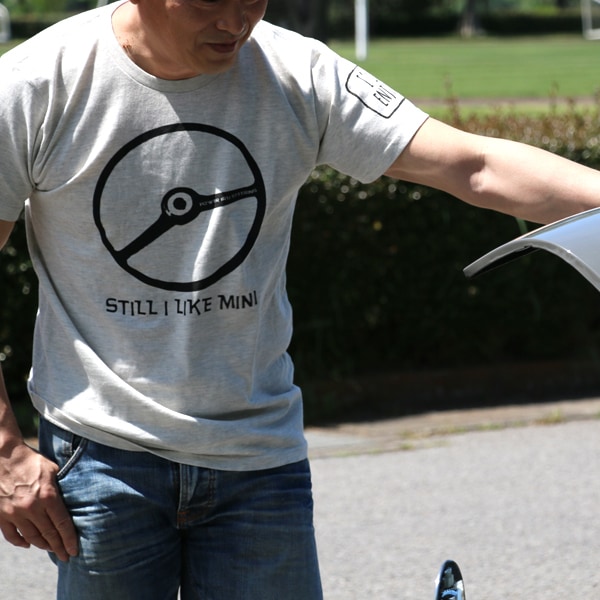 クラシックミニ ステアリング Tシャツ「Power IRU Steering Tシャツ」(アッシュ／ブラック)