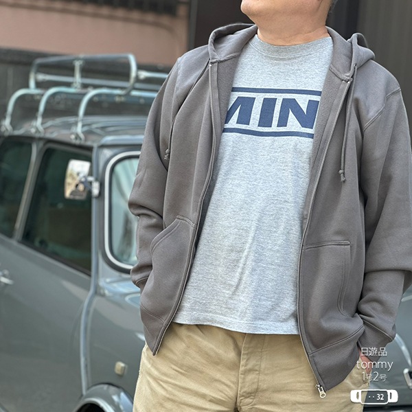 NO MINI NO LIFE ジップアップ パーカー