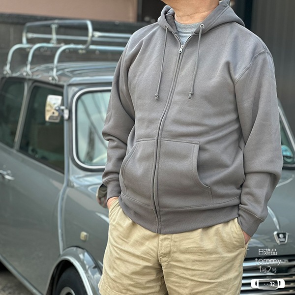 NO MINI NO LIFE ジップアップ パーカー