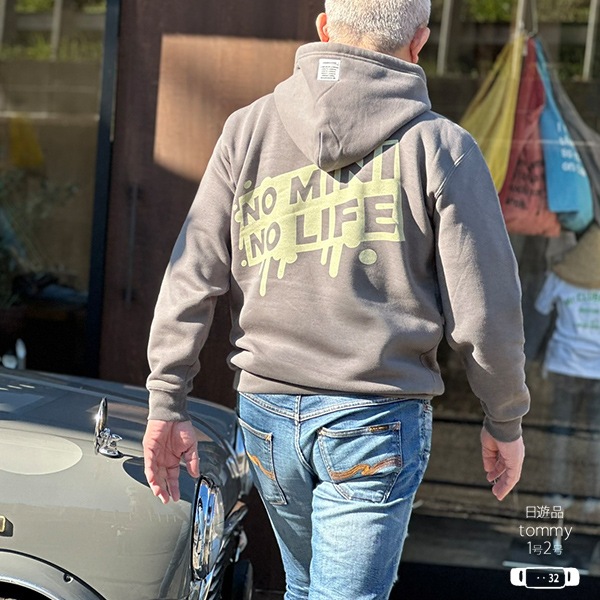 NO MINI NO LIFE ジップアップ パーカー