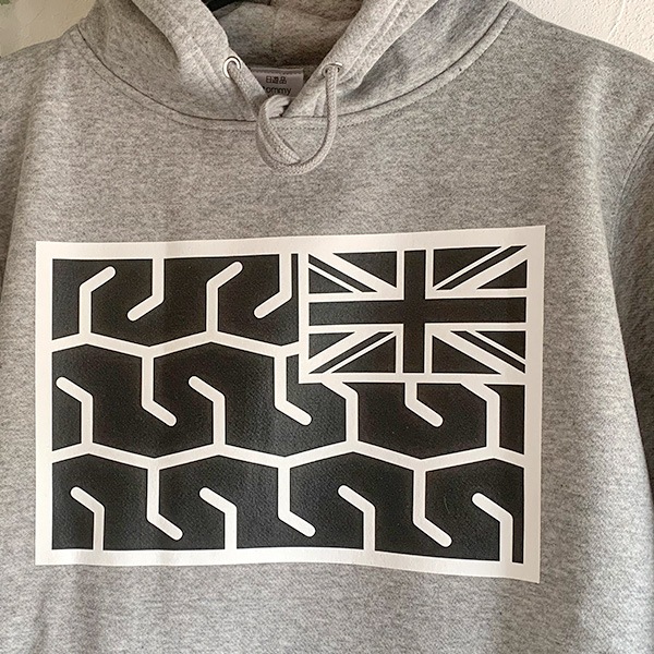 クラシックミニ好きのためのパーカー-「CR65タイヤ痕パーカー」