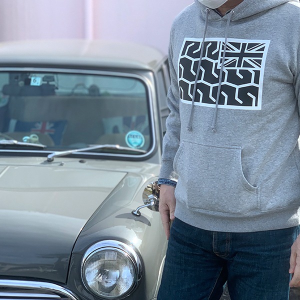 クラシックミニ好きのためのパーカー-「CR65タイヤ痕パーカー」