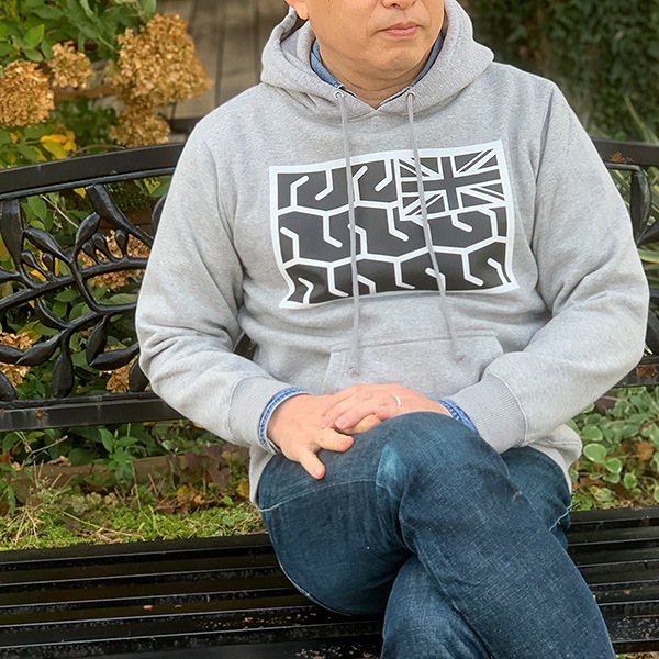 クラシックミニ好きのためのパーカー-「CR65タイヤ痕パーカー」