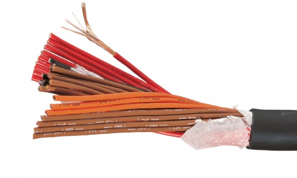 Mogami モガミ 2930 Snake 2chマルチマイクケーブル (1m) Mogami モガミ 2930 Snake 2chマルチマイクケーブル (20m)