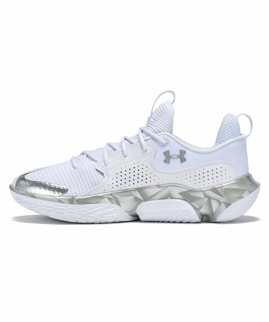 ���ꥢ��󥹥����롪50%OFF��UNDER ARMOUR ������������ޡ� �Х����åȥ��塼�� UA �ե��� �ե塼���㡼X3 VVS�ʥХ����åȥܡ���/MEN�� 3028020��100��White / Distant Gray�˥ե塼���㡼���꡼�� �Хå��� �Х������塼�� �Х����åȥܡ��륷�塼��