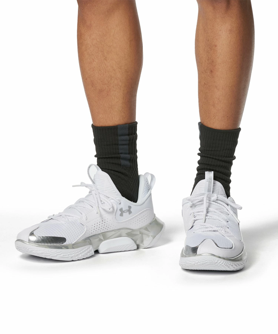 ���ꥢ��󥹥����롪50%OFF��UNDER ARMOUR ������������ޡ� �Х����åȥ��塼�� UA �ե��� �ե塼���㡼X3 VVS�ʥХ����åȥܡ���/MEN�� 3028020��100��White / Distant Gray�˥ե塼���㡼���꡼�� �Хå��� �Х������塼�� �Х����åȥܡ��륷�塼��