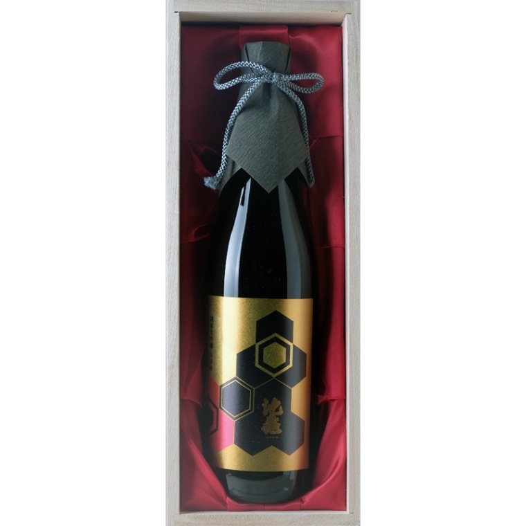 池亀（いけかめ）純米大吟醸 無濾過無加水 木箱｜【池亀酒造】720ml