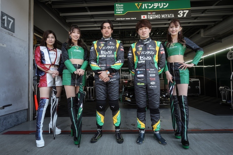 【2023年 SF ジュリアーノ・アレジ選手着用】レーシングスーツ