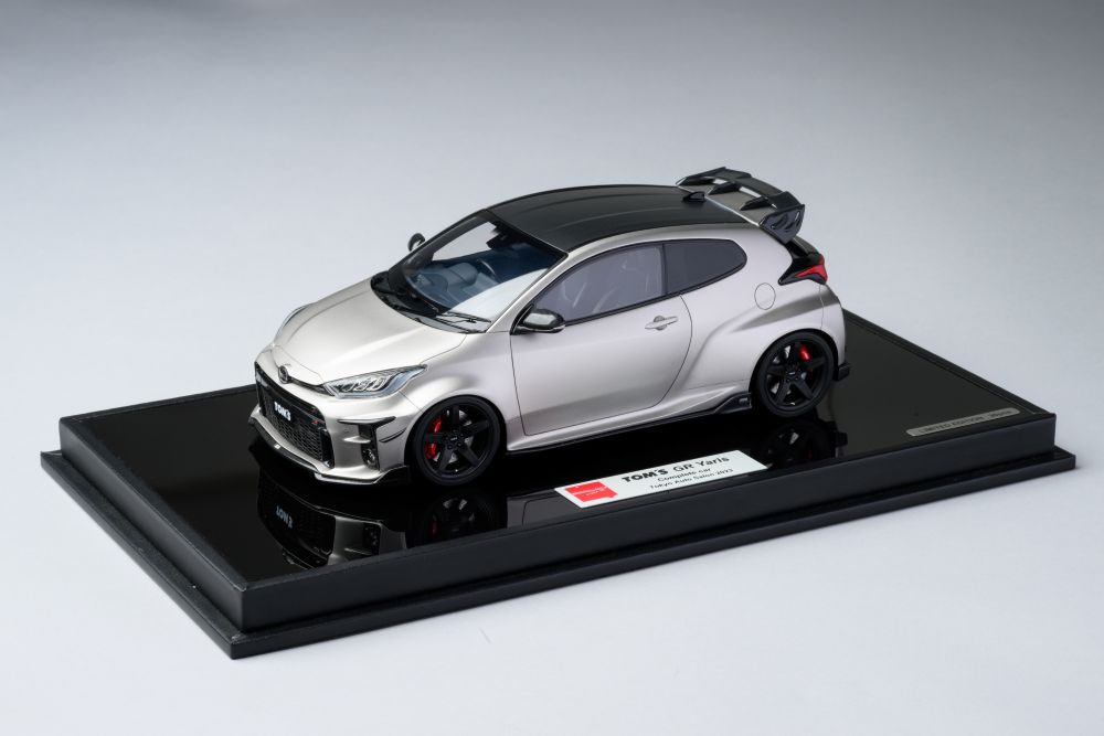 メイクアップ製　1/18 GRヤリスミニカー