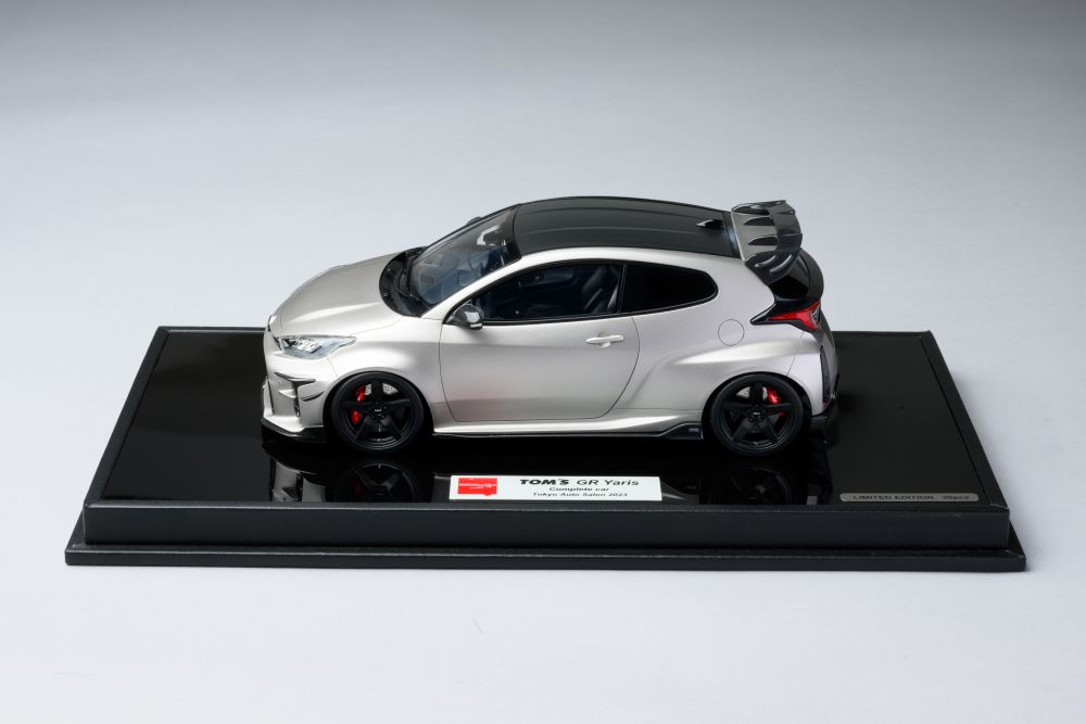 メイクアップ製　1/18 GRヤリスミニカー