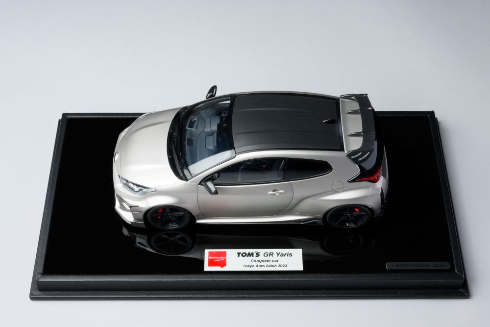 メイクアップ製　1/18 GRヤリスミニカー