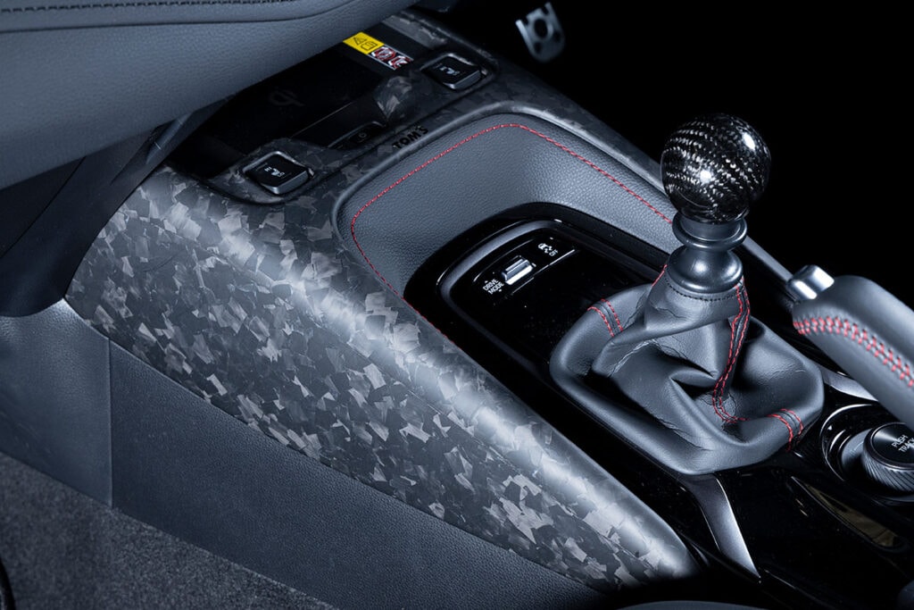 【GRカローラ カーボンパーツ】  シフトパネルNo2