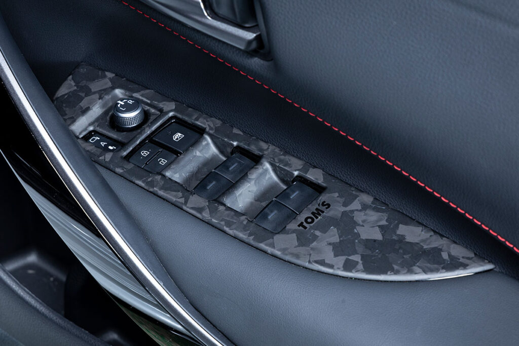 【GRカローラ カーボンパーツ】 ドアスイッチパネル