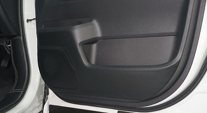 【ヴォクシー】ドアキックプロテクター