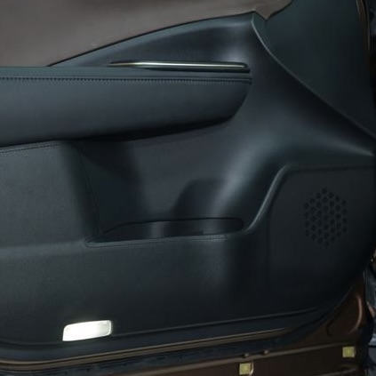 【クラウンクロスオーバー】ドアキックプロテクター