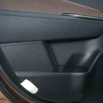 【クラウンクロスオーバー】ドアキックプロテクター