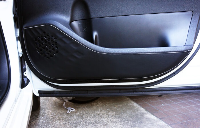 【ノア／ヴォクシー／エスクァイア】ドアキックプロテクター