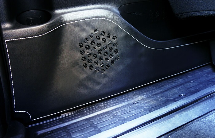 【ノア／ヴォクシー／エスクァイア】ドアキックプロテクター