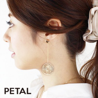ぐるぐるっとまるいアシンメトリーピアス【PETAL MARKET】|ピアス|アイテムで選ぶ