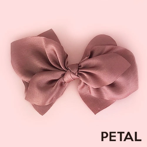 サテン生地の光沢が大人ぽいねピン【PETAL MARKET】