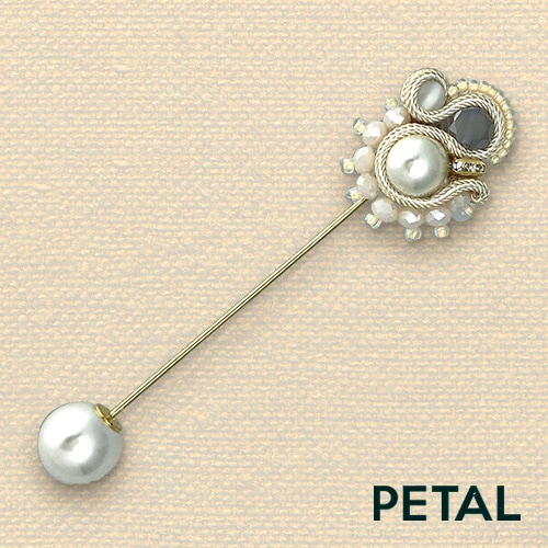 NEWピンブローチ ホワイトバレー　【PETAL MARKET】　