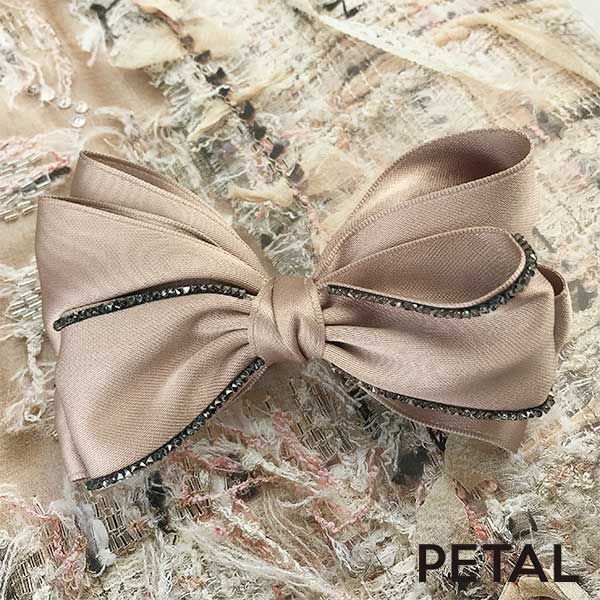 品のあるビジューをあしらったラインビジューリボンバレッタ【PETAL MARKET】