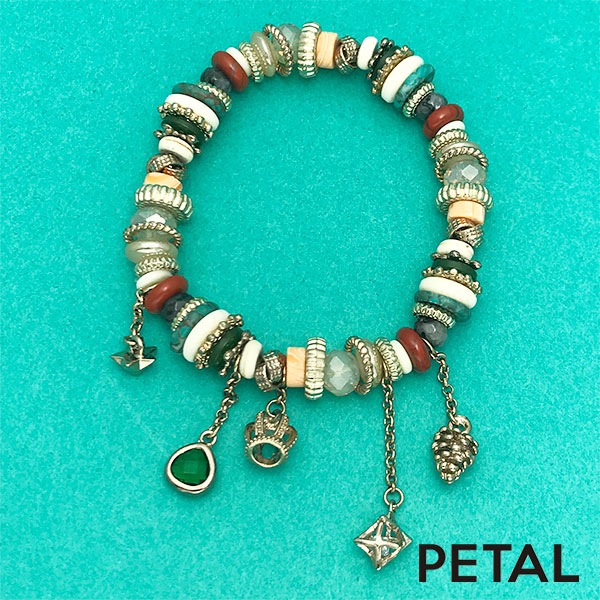 A World of Bracelets ブレスレット　エスニック　トライバル A World of Bracelets ブレスレット エスニック トライバル