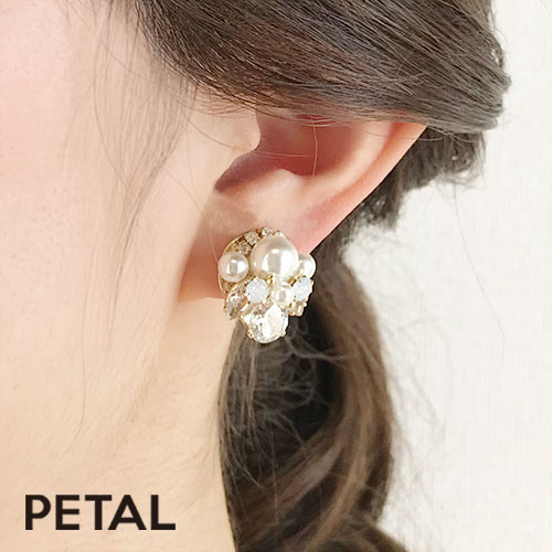 ペアシェイプカットとマーキーズカットのキュービックジルコニアとパールのピアス【PETAL MARKET】